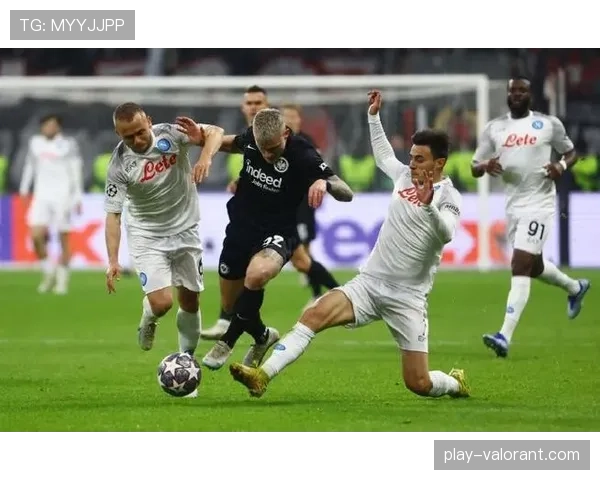 德甲欧战积分争夺白热化,斯图加特与法兰克福争夺最后席位 德甲欧战积分争夺白热化,斯图加特与法兰克福争夺最后席位